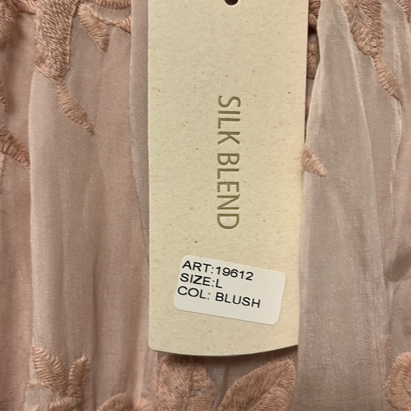 Blush pink silk top - Picture 3 of 4